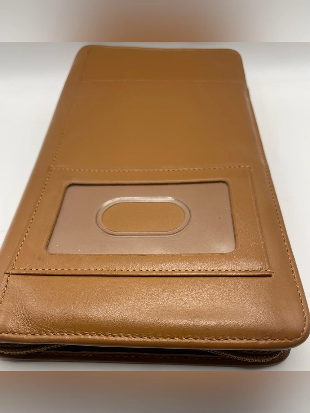 Levenger Fine Leather Travel Wallet Organizer Zip-Around